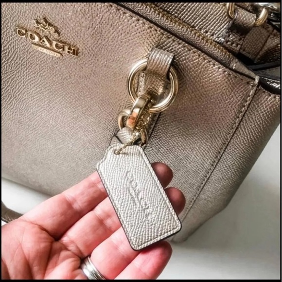 Coach Gold Crossbody Bag - Picture 3 of 9